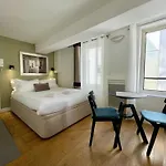Parisian L Bellan *
